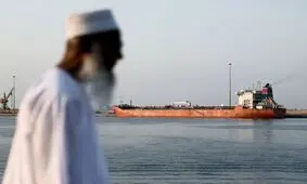 رویترز: 3 کشتی امروز چهارشنبه در تنگه هرمز مورد حمله قرار گرفتند/ خدمه در سلامت به سر می‌برند

