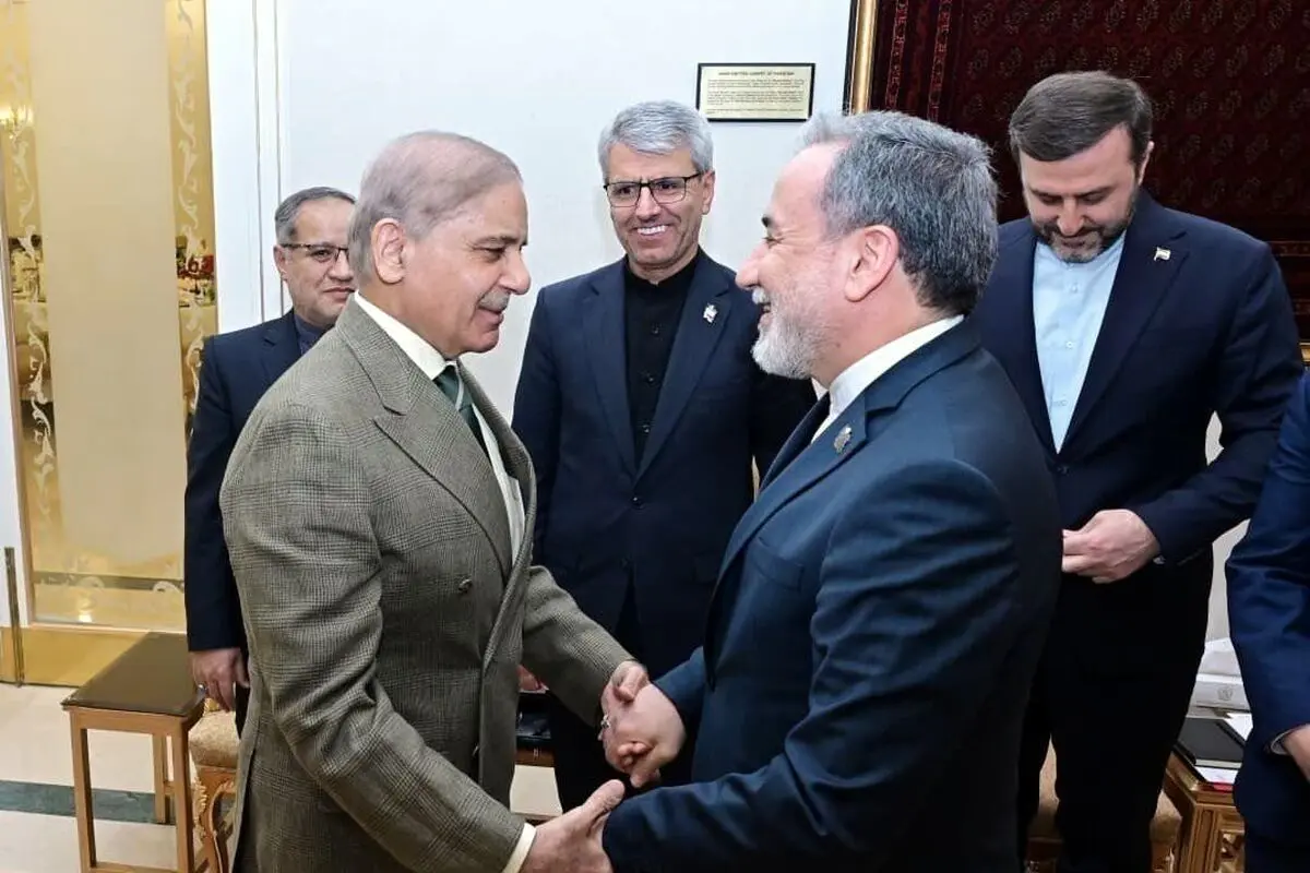 عراقچی حامل برنامه‌ای برای پایان دائمی جنگ |  عراقچی از مسقط به اسلام آباد باز می‌گردد