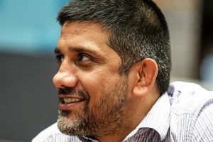 خوشحالی علیرضا دبیر پس از فینالیست شدن پیام احمدی، ستاره ۱۸ ساله کشتی ایران/ ویدئو