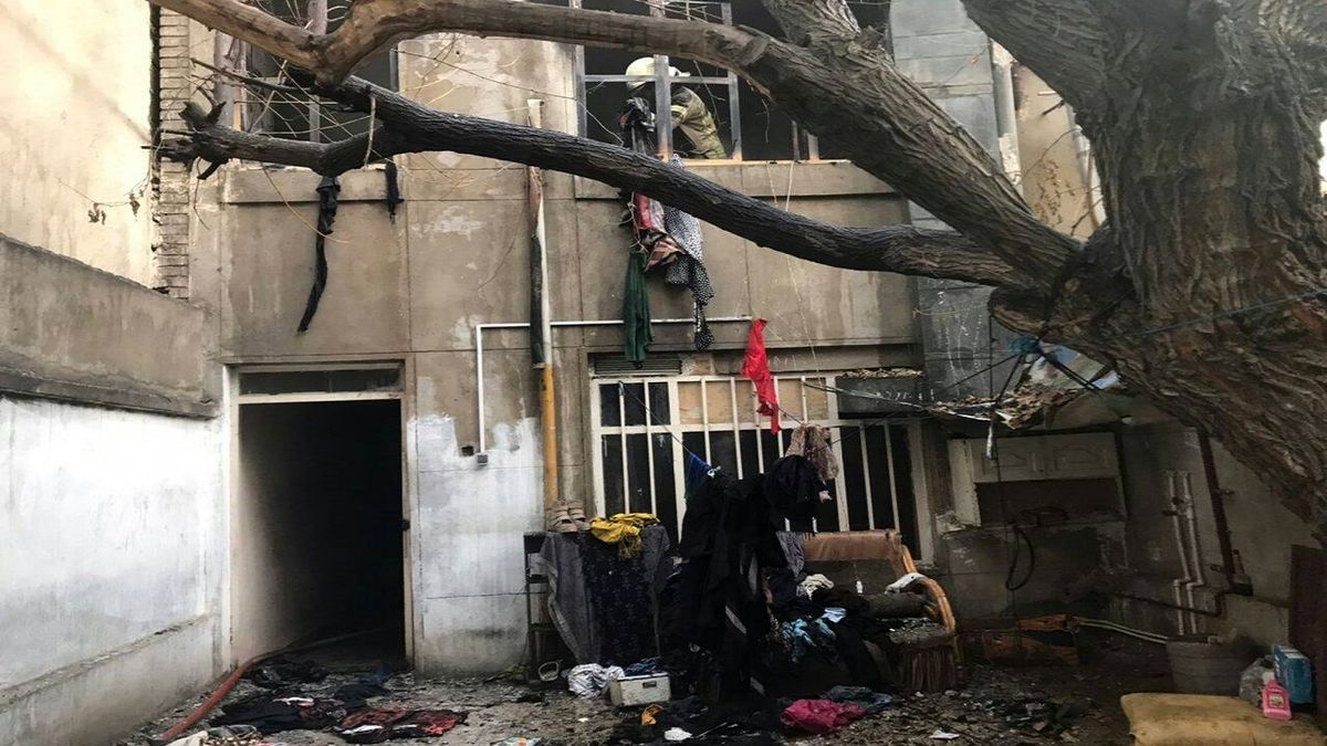 آتش‌سوزی منزل دو طبقه در جنوب تهران/ ویدئو