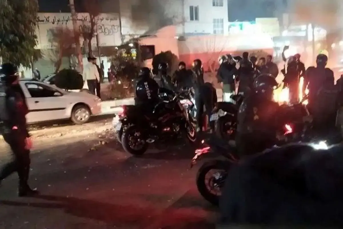 شب آرام در تهران و شهرهای بزرگ / معترضان صف خود را از اغتشاش‌گران جدا کردند / تلاش‌ها برای تداوم خشونت‌های خیابانی شکست خورد