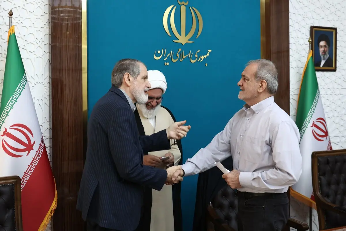 دبیرکل جبهه پایداری: موفقیت دولت به نفع نظام است و تضعیف آن به کشور آسیب می‌زند/ پزشکیان:  انتقاد درباره عملکرد دولت در تئوری، ساده است