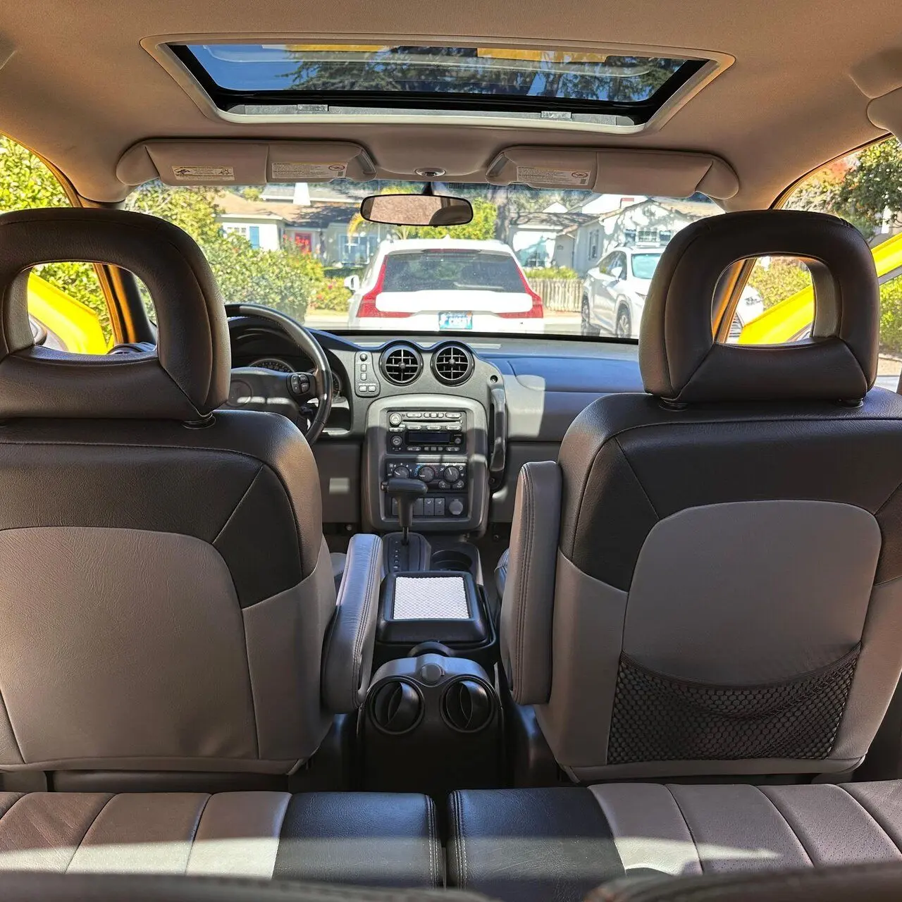 زشت‌ترین خودروی جهان، هم‌قیمت ایران‌خودرو ری‌را / عکس