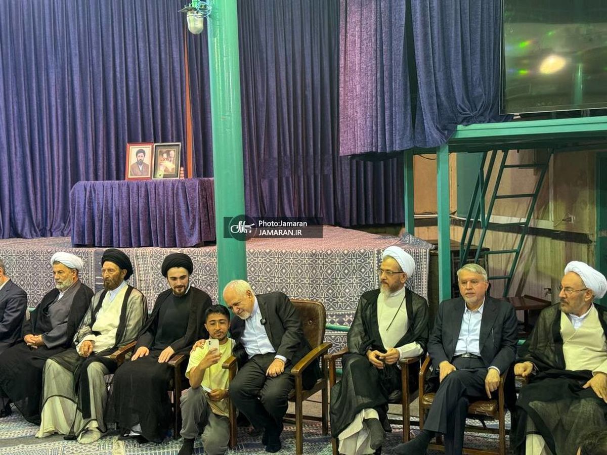 ظریف: قهر با صندوق هیچ درآمدی برای مردم نخواهد داشت/ اگر در خانه بنشینیم ۹ تیر نمیتوانیم خودمان را ببخشیم/ ویدئو