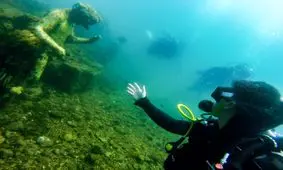 تصادف زنجیره ای 13 ماشین سبک و سنگین در شیراز