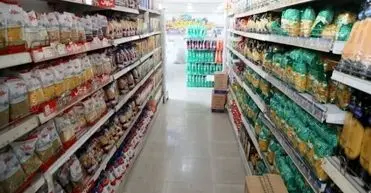 کالا‌های اساسی به‌وفور در بازار موجود است

