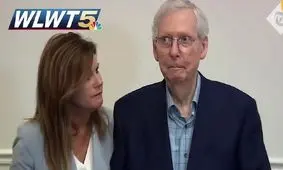 سناتور مک‌کانل بار دیگر برای لحظاتی در انظار عمومی «بی‌حرکت» ماند/ ویدئو