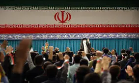 دعوای ما با آمریکایی‌ها شروعش نه از تهاجم به سفارتشان بلکه از ۲۸ مرداد سال ۳۲ است/ نوجوانان و جوانان معترض در خیابان، بچه‌های خودمان هستند و ما با اینها بحثی نداریم