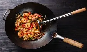 ۹ اشتباه رایج آشپزی که می‌تواند باعث مسمومیت شود