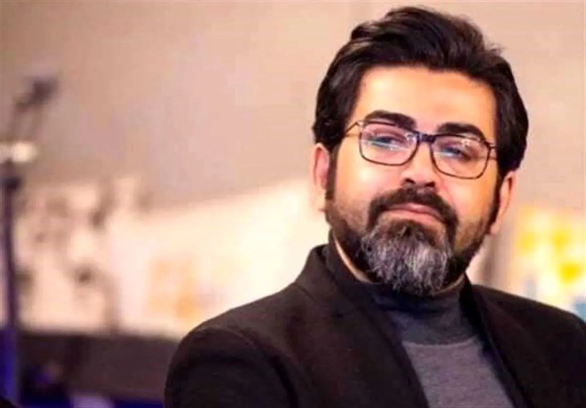 فرزاد حسنی: در برابر عظمت سربازان ایران سر تعظیم فرود می‌آورم