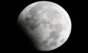 وقوع ماه گرفتگی جزئی در روز چهارشنبه

