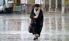 طی 2 ماه گذشته نگاه‌ها به روحانیون، سنگین‌تر شده است/ برخی از روحانیون و طلاب با لباس شخصی بیرون می آیند