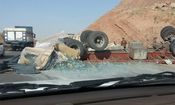 واژگونی تریلی در جادهٔ بجنورد به مشهد/ ویدئو