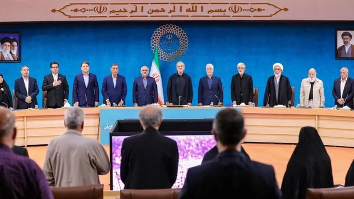  رئیس جمهور بحث «جنگ بی‌پایان» را رد کرد و گفت جنگ نمی‌تواند تا ابد ادامه داشته باشد/ احتمالا مشکلی برای دیدار قالیباف و ونس نخواهد بود/ اصلاح‌طلبان و اصولگرایان در مورد تفاهم‌نامه ایران و آمریکا همدل بودند