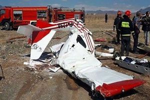 4 عکس از صحنه سقوط هواپیما در مرودشت شیراز 