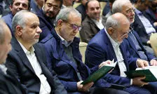 حضور پزشکیان در مراسم ختم خانواده سقاب اصفهانی
