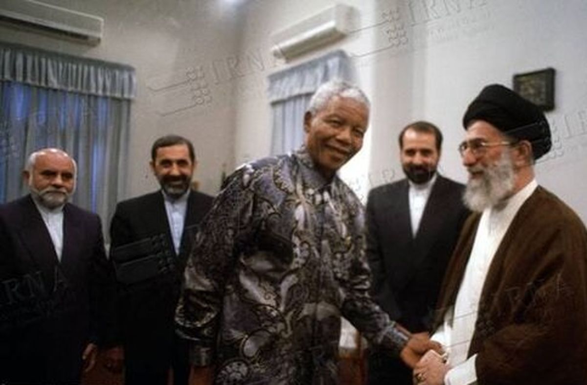 ماندلا برای نشستن روی زمین در دیدار با رهبری تمرین کرده بود!/ تغییرات در ایران به گفته سید حسن خمینی/ عکس