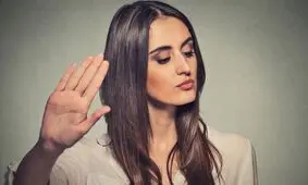 نشانه‌های کسی که نمی‌خواهد با شما دوست باشد، چیست؟ 