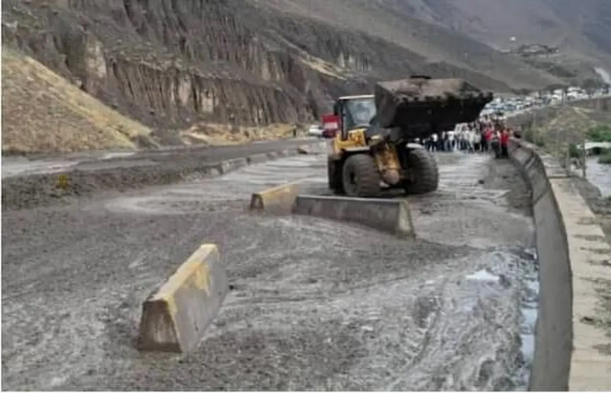 محور هراز پس از ۳۰ ساعت بازگشایی شد

