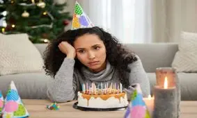 چرا برخی افراد در روز تولد خود غمگینند؟
