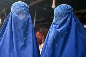 رفتار جنجالی طالبان با هزاران زن افغان