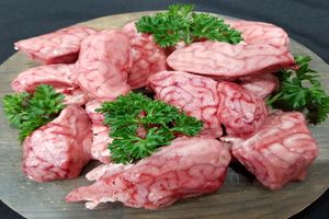 خوردن مغز گوسفند: مواد مغذی، فواید سلامتی و مضرات