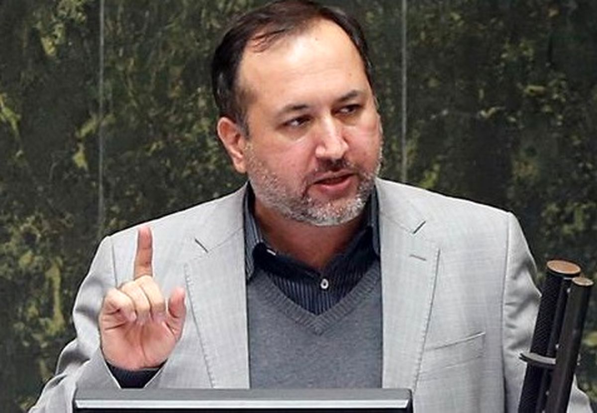 بهکارگیری میثم لطیفی، خلاف ماده ۳۲ و ۴۴ قانون مدیریت خدمات کشوری است