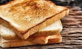 چرا برشته کردن نان، مضر است؟