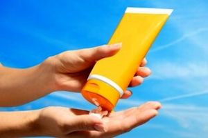 چطور استفاده بیش از حد از کرم‌های ضدآفتاب برای این زن دردسرساز شد