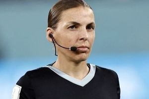 نخستین داور زن جام جهانی در بازی مکزیک و لهستان