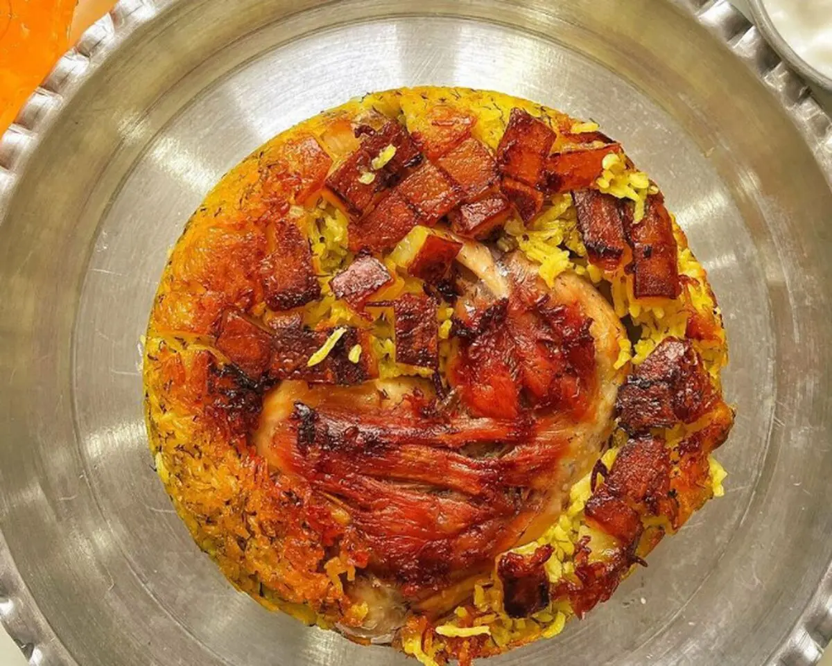 طرز تهیه ته انداز مرغ با شوید و سیب زمینی زعفرانی