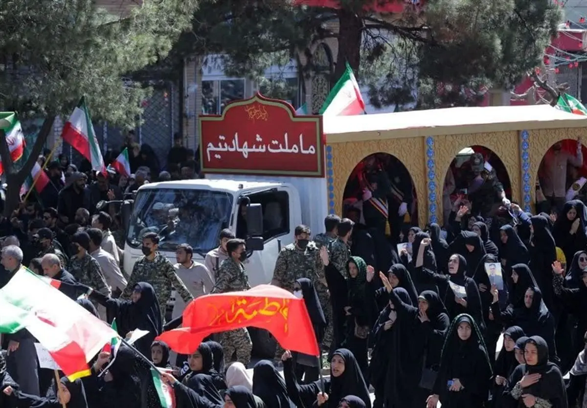  تشییع ۱۵ شهید یک خانواده در البرز/ ویدئو