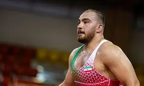 حمله زارع به قاسمپور در اردوی کشتی آزاد/ قهرمان جهان اخراج شد

