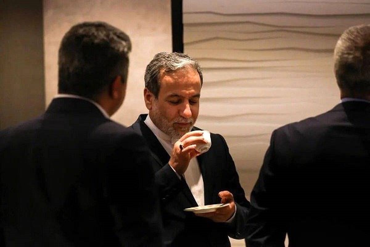 بازگشت نرم باند نیویورکی‌ها به سطوح بالای وزارت‌ خارجه؛ عراقچی به تنظیمات دولت روحانی برگشت؟/  وزیر خارجه معیار اصلی در انتصابات را «صلاحیت» و «پایبندی به دیپلماسی انقلابی» بداند