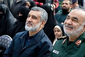 سفر به تاریخ؛ «سردار حاجی زاده» در کنار «کعبه»؛ سال 1386/ عکس

