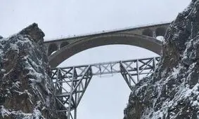 نمایی دیدنی از پل ورسک در عکسی تاریخی