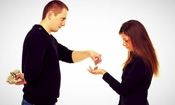 دلیل پول خرج نکردن شوهر برای زن
