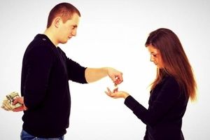 دلیل پول خرج نکردن شوهر برای زن