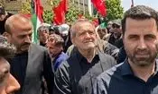حمله تندروها به پزشکیان در مراسم تشییع پیکر رهبر شهید با شعار «مرگ بر سازشگر»/ ویدئو