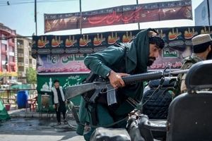 حمله نیروهای طالبان به محل عزاداری شیعیان و کتک زدن عزاداران
