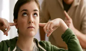 چگونه باید با افرادی که دائما غر می زنند رفتار کنیم؟