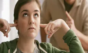 چگونه باید با افرادی که دائما غر می زنند رفتار کنیم؟