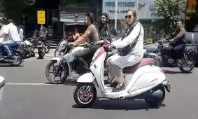 برای موتورسواری خانم‌ها نیاز به قانون و مقررات جدید نداریم؛ مشغول هماهنگی بین دستگاهی هستیم/ ویدئو