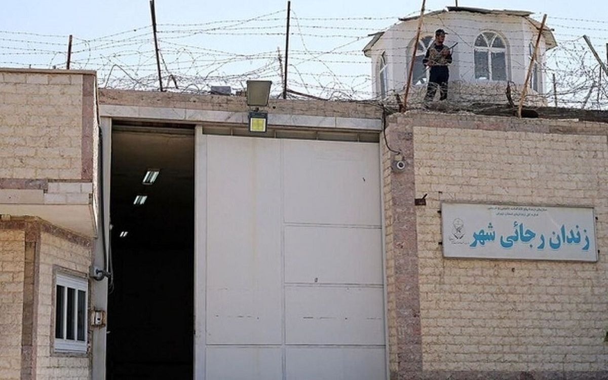 روایت احمد زیدآبادی از زندان رجایی شهر