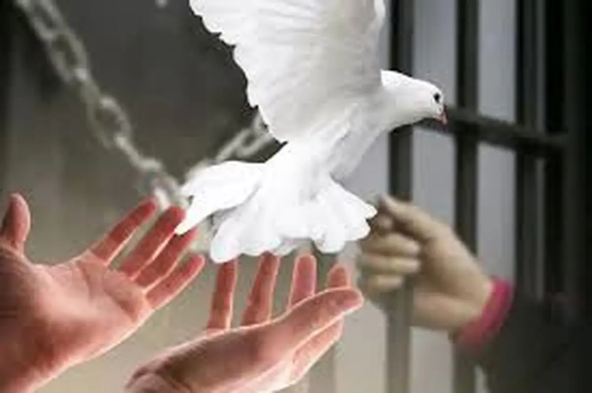 آزادی ۵۵ زن و مرد زندانی در ایام فاطمیه