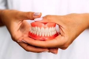 قیمت دندان مصنوعی چقدر است؟