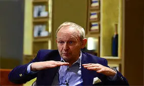 دیپلمات سابق انگلیسی؛ ایران با موشک و پهپاد، آسمان خلیج فارس را تحت سلطه گرفته 