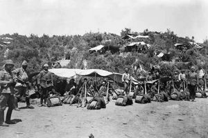 ۳ تصمیم احمقانهای که مملکتها را بر باد دادند