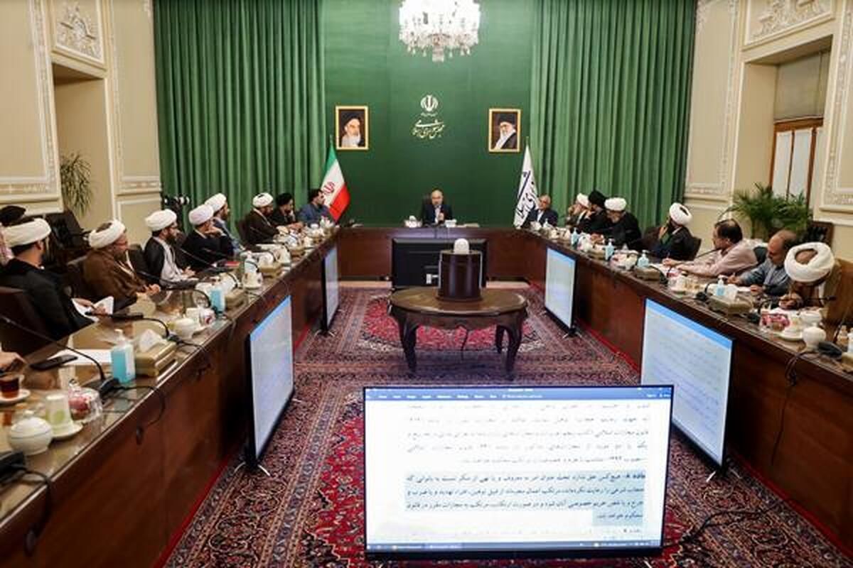برگزاری نشست حجاب با حضور قالیباف بدون حضور حتی یک کارشناس زن!/ عکس