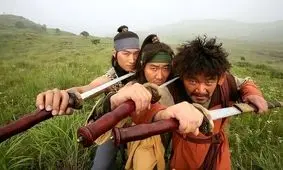 سفر به تاریخ؛ «هیوبو» با زیرپوش و پیژامه در کنار «تسو» در پشت‌صحنه سریال «جومونگ»